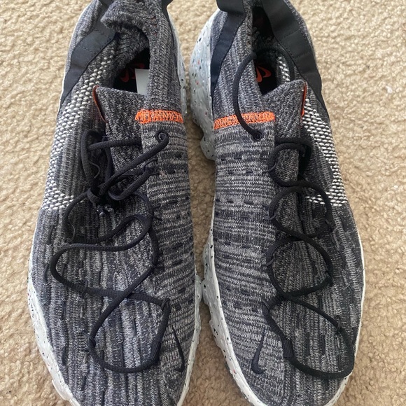 Nike - Picture 2 of 2